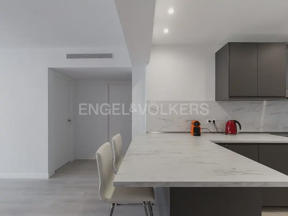 2 quarto Apartamento para arrendar em Valencia cidade - 1 500 € (Ref: 9932550)
