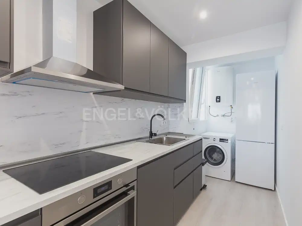 2 quarto Apartamento para arrendar em Valencia cidade - 1 500 € (Ref: 9932550)