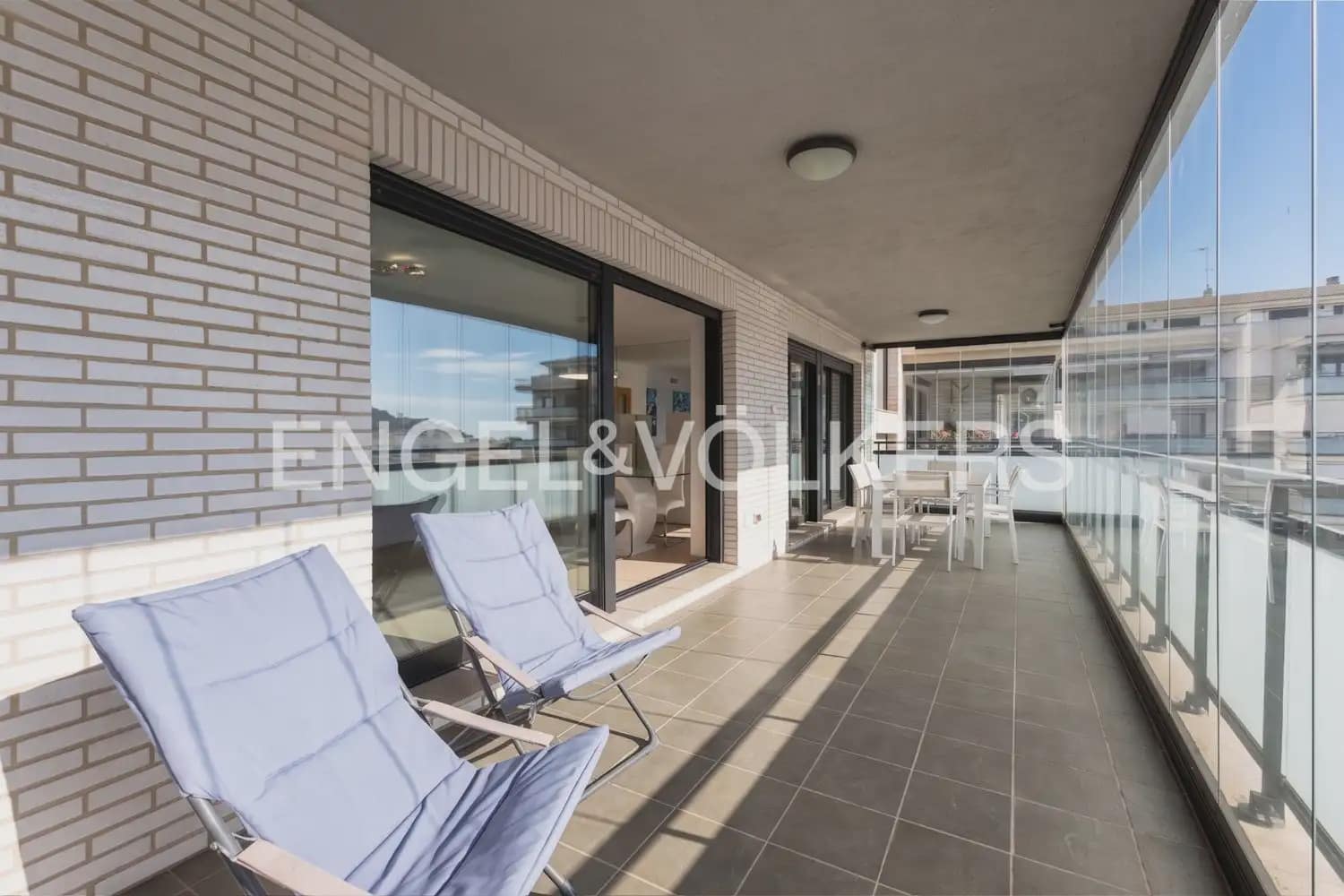 4 bedroom Flat for rent in Sagunto / Sagunt with pool garage - € 1,900 (Ref: 9932551)