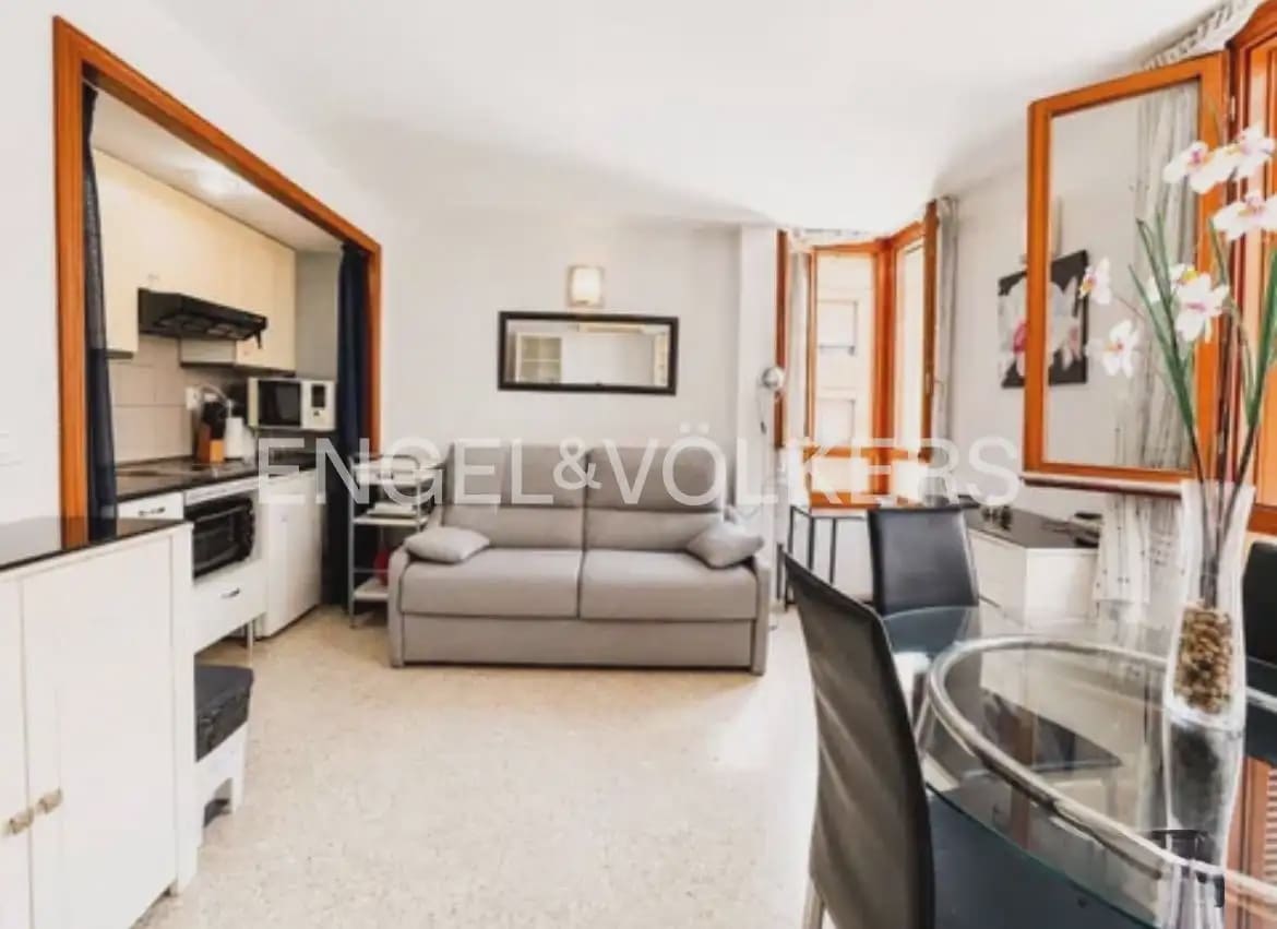 1 quarto Apartamento para arrendar em Valencia cidade - 1 300 € (Ref: 9932552)