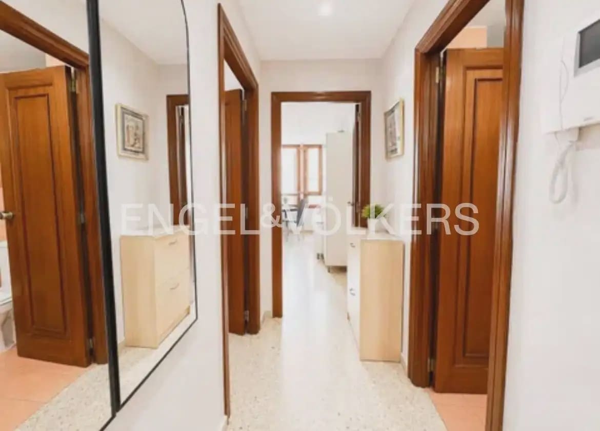 1 quarto Apartamento para arrendar em Valencia cidade - 1 300 € (Ref: 9932552)