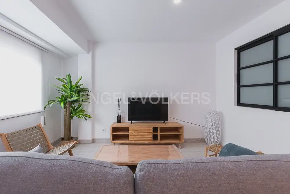 2 bedroom Flat for rent in Valencia city - € 1,600 (Ref: 9935089)