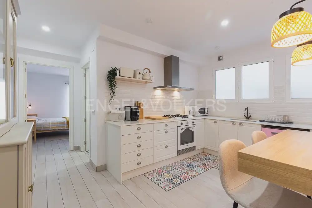 2 bedroom Flat for rent in Valencia city - € 1,600 (Ref: 9935089)