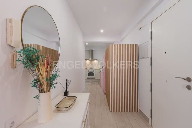Appartement de 2 chambres à louer à Nou Moles, Valence ville - 1 600 € (Ref: 9935089)
