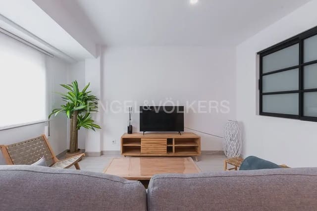 Appartement de 2 chambres à louer à Nou Moles, Valence ville - 1 600 € (Ref: 9935089)