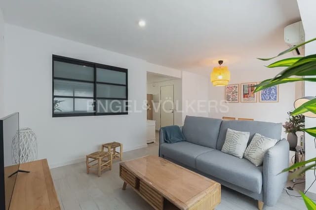 Appartement de 2 chambres à louer à Nou Moles, Valence ville - 1 600 € (Ref: 9935089)