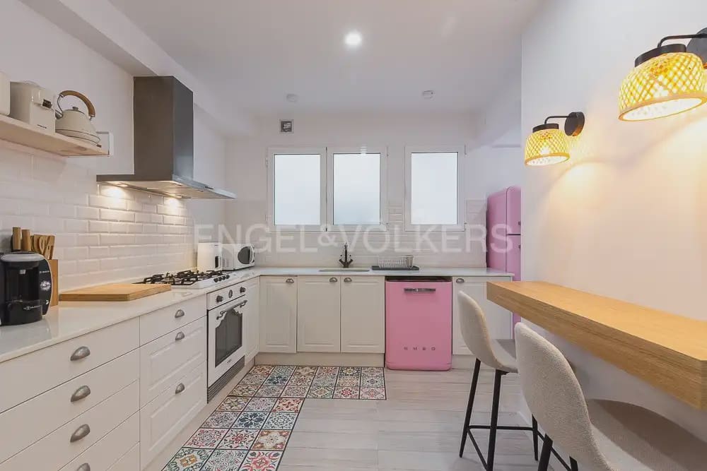 2 bedroom Flat for rent in Valencia city - € 1,600 (Ref: 9935089)