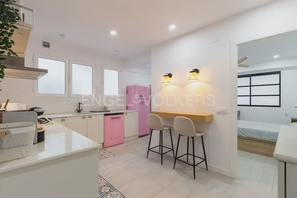 2 bedroom Flat for rent in Valencia city - € 1,600 (Ref: 9935089)