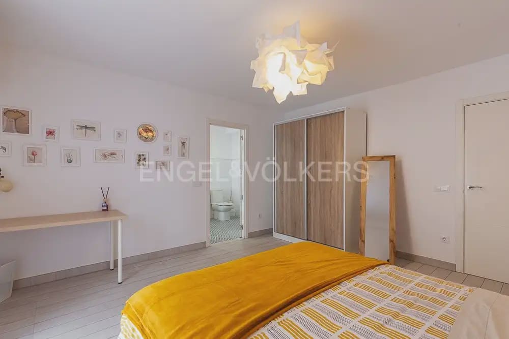 2 bedroom Flat for rent in Valencia city - € 1,600 (Ref: 9935089)