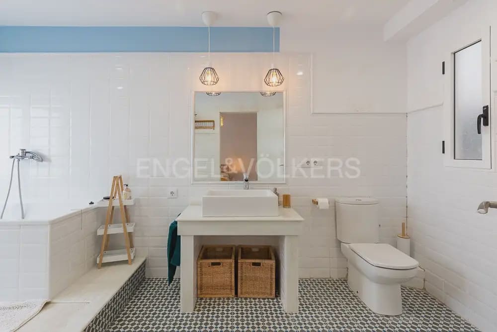 2 bedroom Flat for rent in Valencia city - € 1,600 (Ref: 9935089)