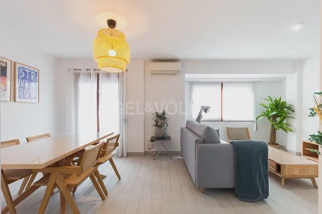 Appartement de 2 chambres à louer à Nou Moles, Valence ville - 1 600 € (Ref: 9935089)