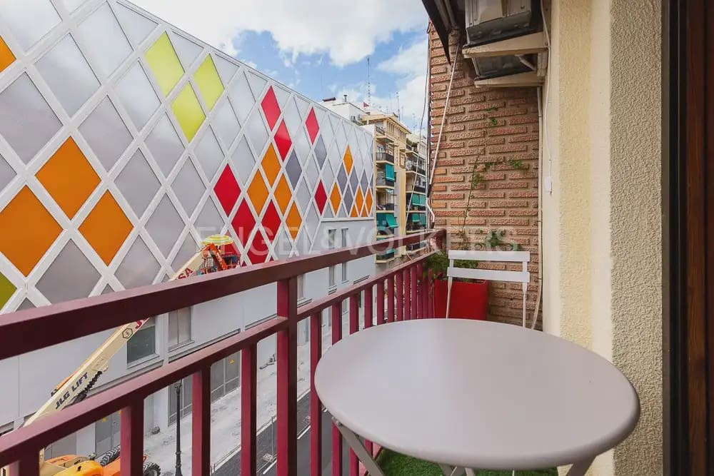2 bedroom Flat for rent in Valencia city - € 1,600 (Ref: 9935089)