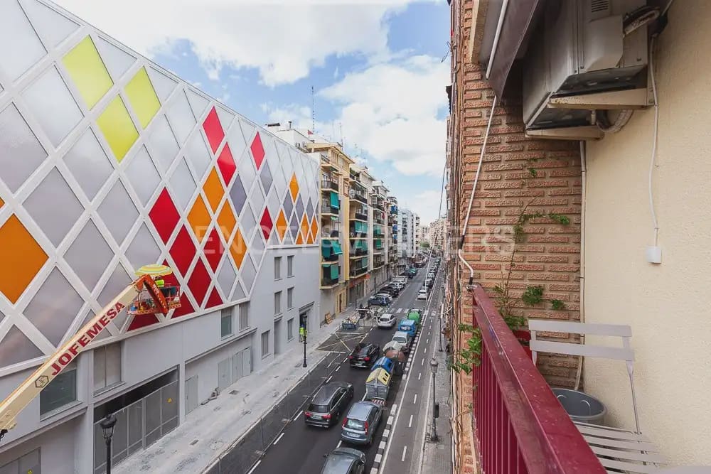 2 bedroom Flat for rent in Valencia city - € 1,600 (Ref: 9935089)