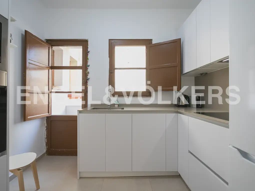 2 bedroom Flat for rent in Valencia city - € 950 (Ref: 9935169)