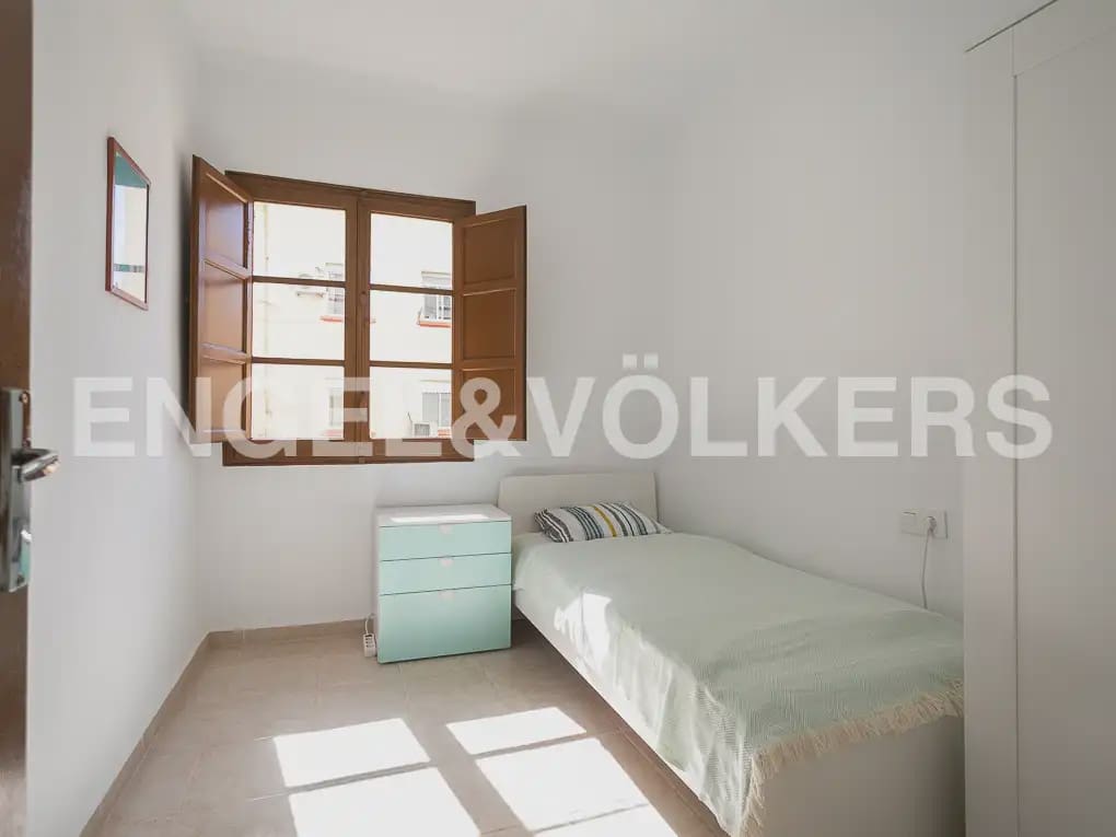 2 bedroom Flat for rent in Valencia city - € 950 (Ref: 9935169)