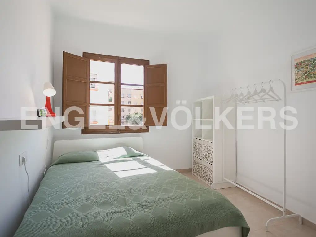 2 bedroom Flat for rent in Valencia city - € 950 (Ref: 9935169)