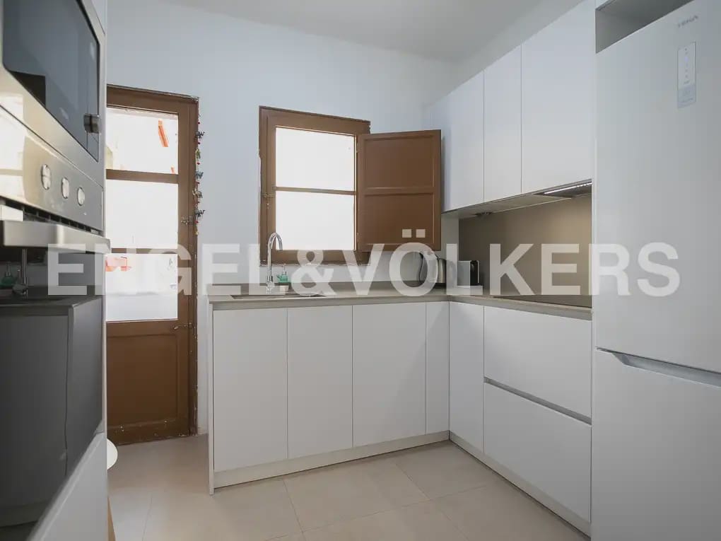 2 bedroom Flat for rent in Valencia city - € 950 (Ref: 9935169)