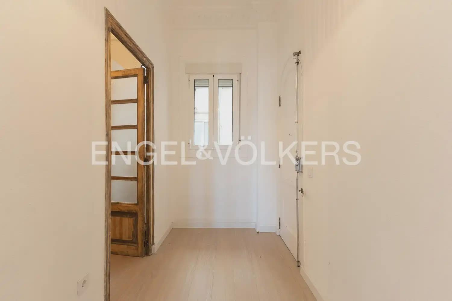 4 bedroom Flat for rent in Valencia city - € 1,650 (Ref: 9935321)