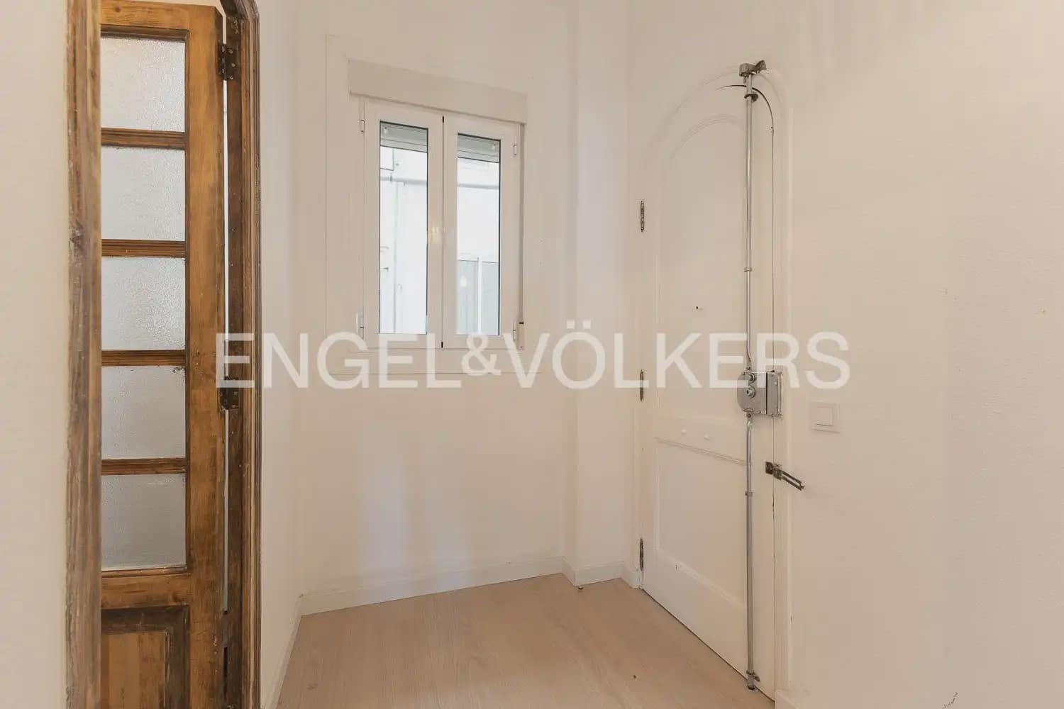 4 bedroom Flat for rent in Valencia city - € 1,650 (Ref: 9935321)