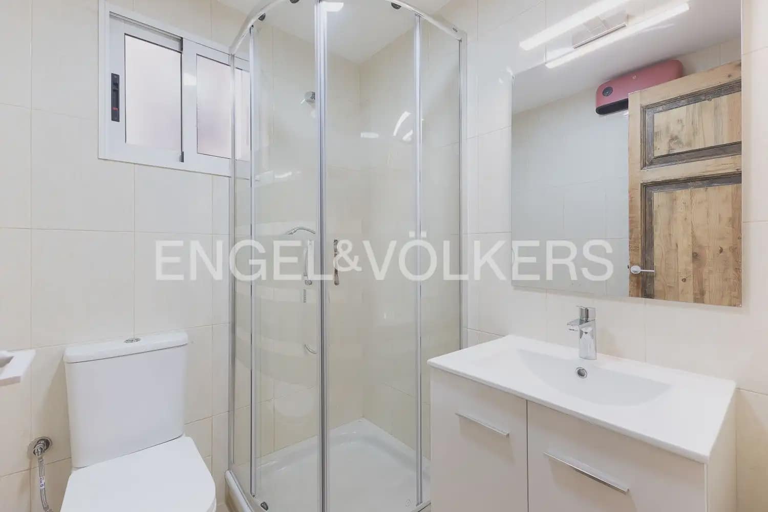 4 bedroom Flat for rent in Valencia city - € 1,650 (Ref: 9935321)