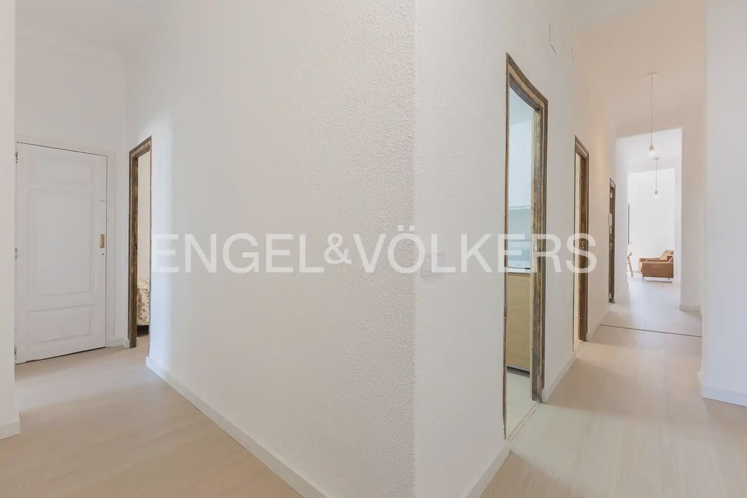 4 bedroom Flat for rent in Valencia city - € 1,650 (Ref: 9935321)