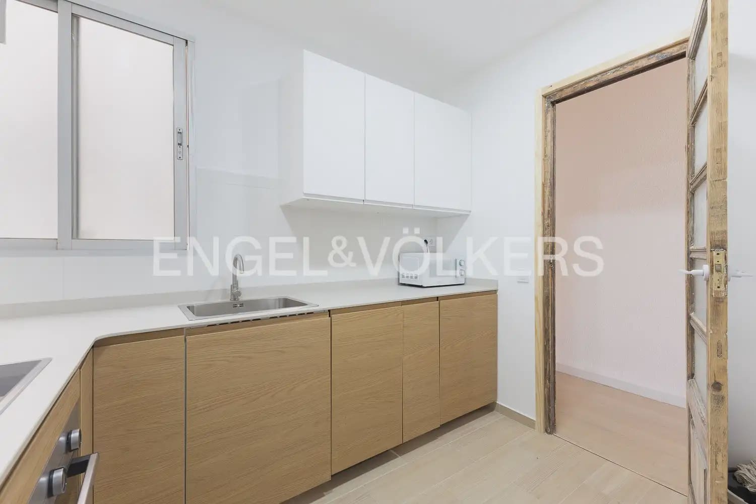 4 bedroom Flat for rent in Valencia city - € 1,650 (Ref: 9935321)