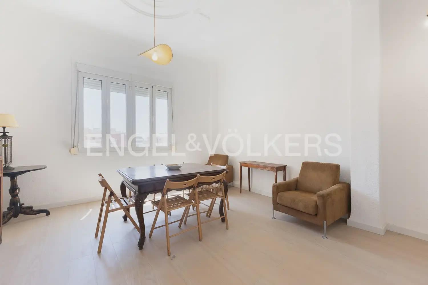 4 bedroom Flat for rent in Valencia city - € 1,650 (Ref: 9935321)