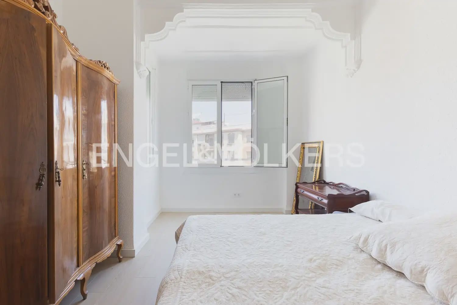 4 bedroom Flat for rent in Valencia city - € 1,650 (Ref: 9935321)