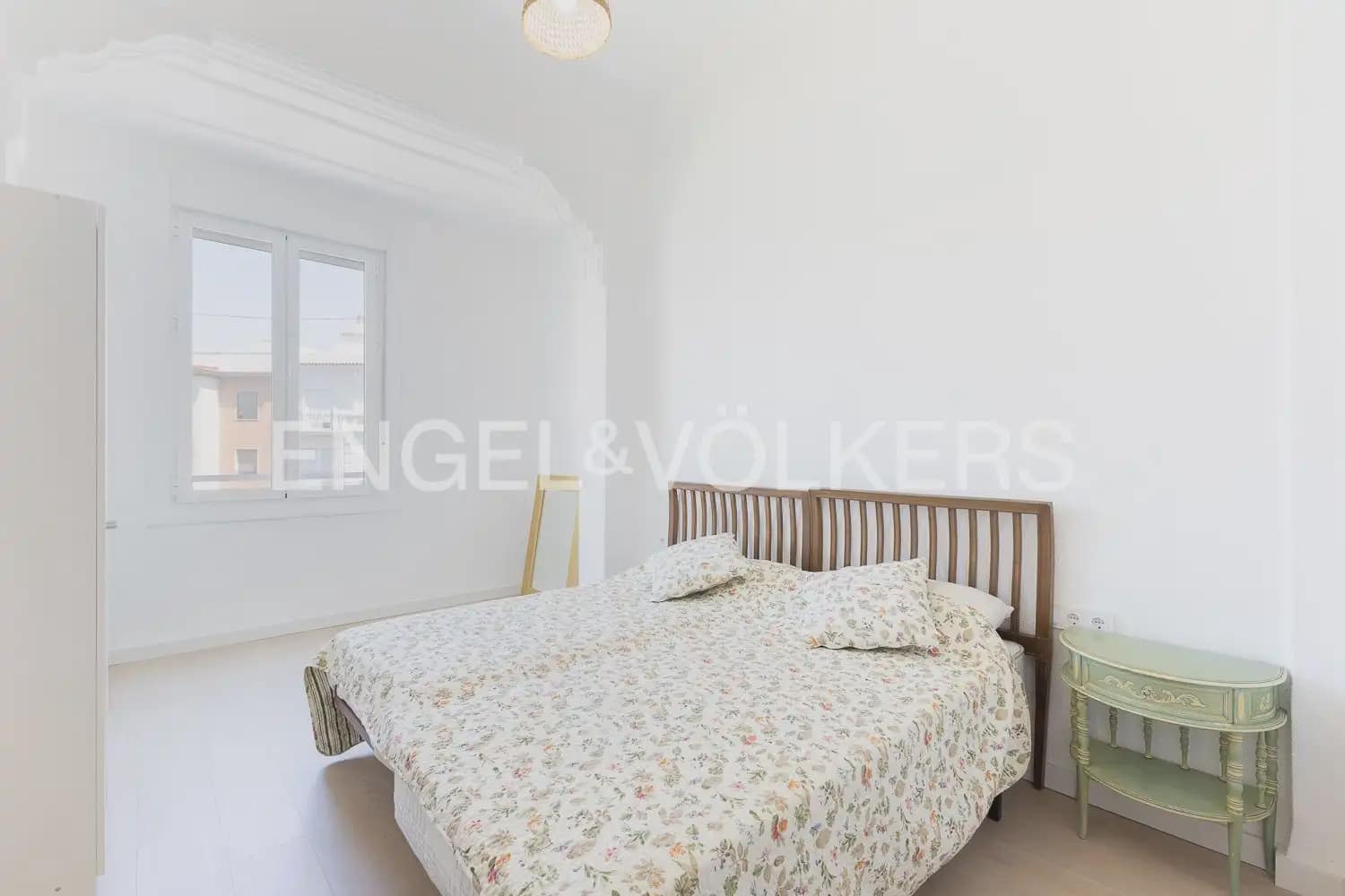 4 bedroom Flat for rent in Valencia city - € 1,650 (Ref: 9935321)