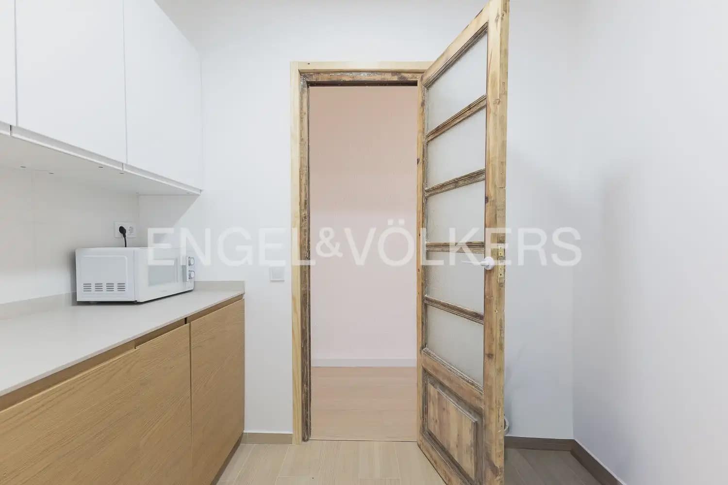 4 bedroom Flat for rent in Valencia city - € 1,650 (Ref: 9935321)