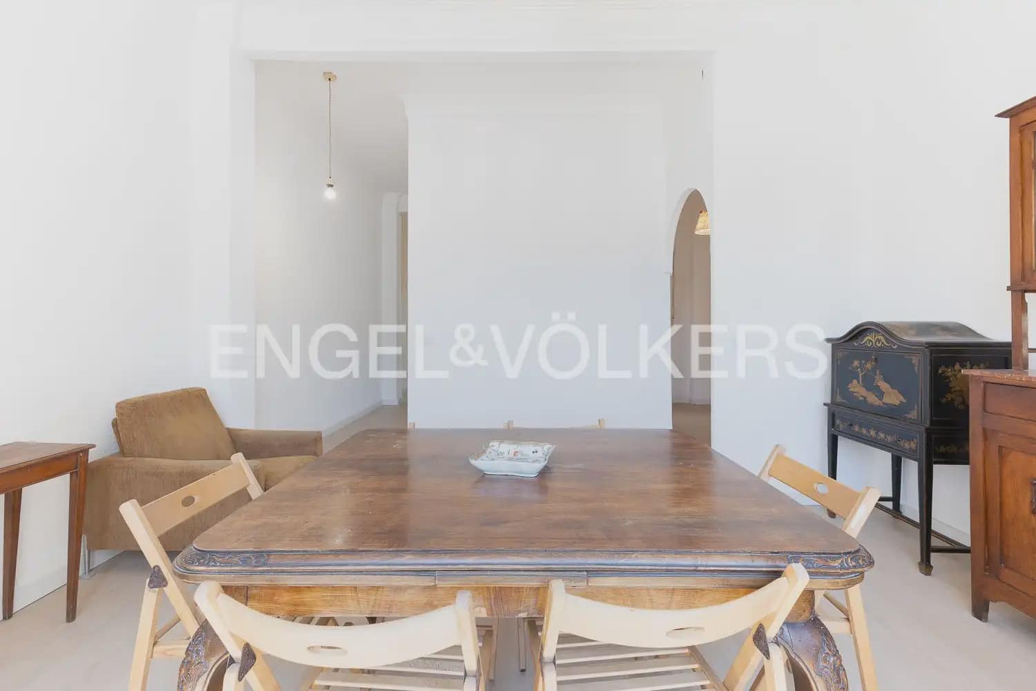 4 bedroom Flat for rent in Valencia city - € 1,650 (Ref: 9935321)
