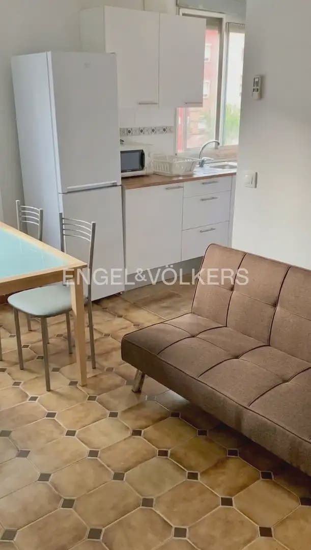4 bedroom Flat for rent in Valencia city - € 1,800 (Ref: 9936741)