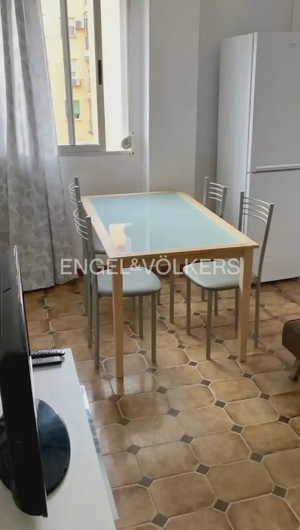 4 bedroom Flat for rent in Valencia city - € 1,800 (Ref: 9936741)
