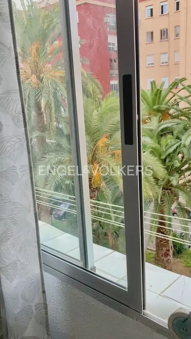 4 bedroom Flat for rent in Valencia city - € 1,800 (Ref: 9936741)