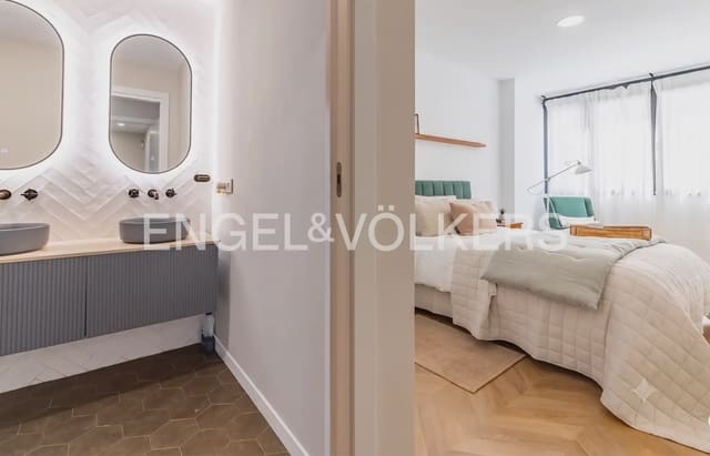 Piso de 4 habitaciones en La Petxina, València ciudad en alquiler - 2.400 € (Ref: 9936742)