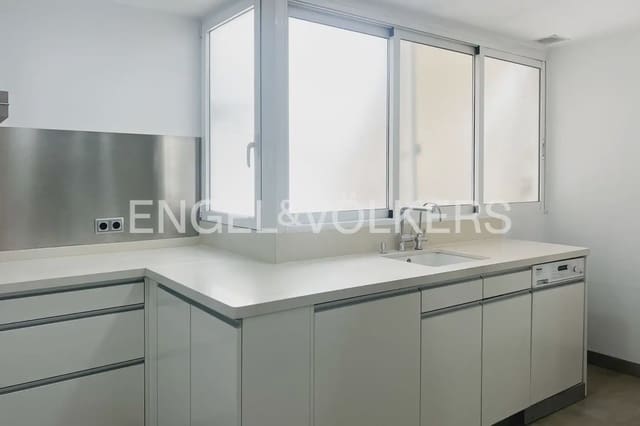 Piso de 3 habitaciones en Exposicio, València ciudad en alquiler con garaje - 2.000 € (Ref: 9936744)