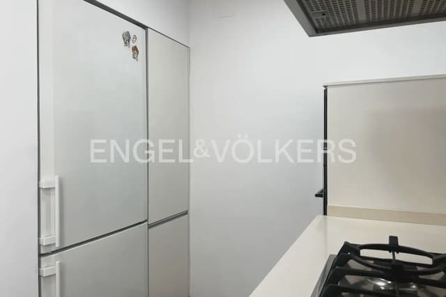 Piso de 3 habitaciones en Exposicio, València ciudad en alquiler con garaje - 2.000 € (Ref: 9936744)