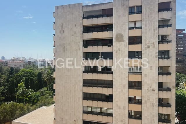Piso de 3 habitaciones en Exposicio, València ciudad en alquiler con garaje - 2.000 € (Ref: 9936744)
