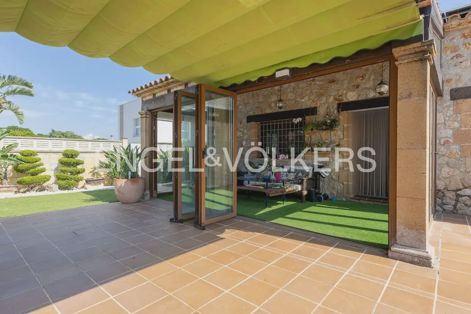 3 chambre Villa/Maison à vendre à Els Poblets avec piscine garage - 1 050 000 € (Ref: 9936746)