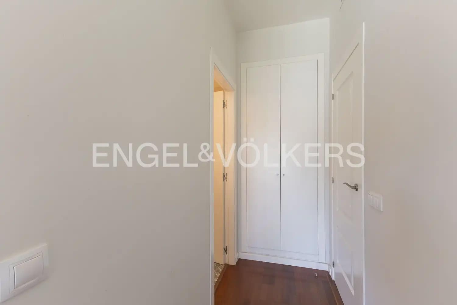 5 bedroom Terraced Villa for sale in Betera with garage - € 790,000 (Ref: 9936747)