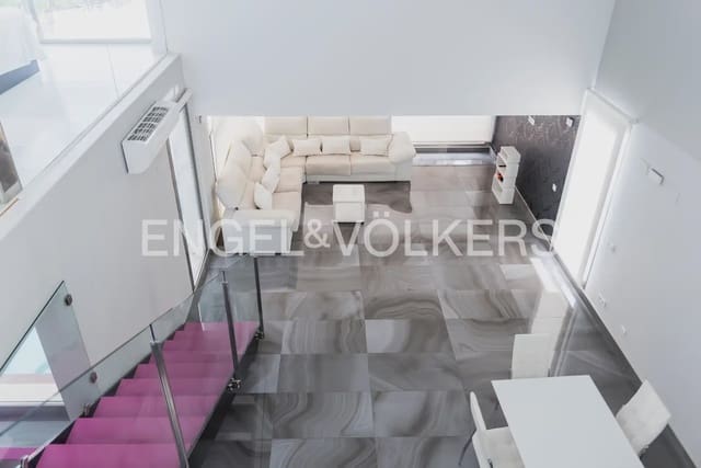 3 makuuhuone Huvila vuokrattavana paikassa La Cañada, Paterna mukana uima-altaan 
autotalli - 3 400 € (Ref: 9936748)