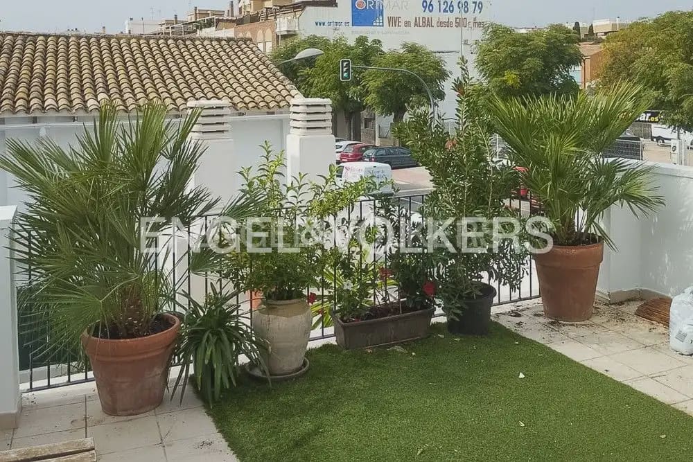 4 camera da letto Casa da affittare in Alfafar con garage - 2.200 € (Rif: 9936749)