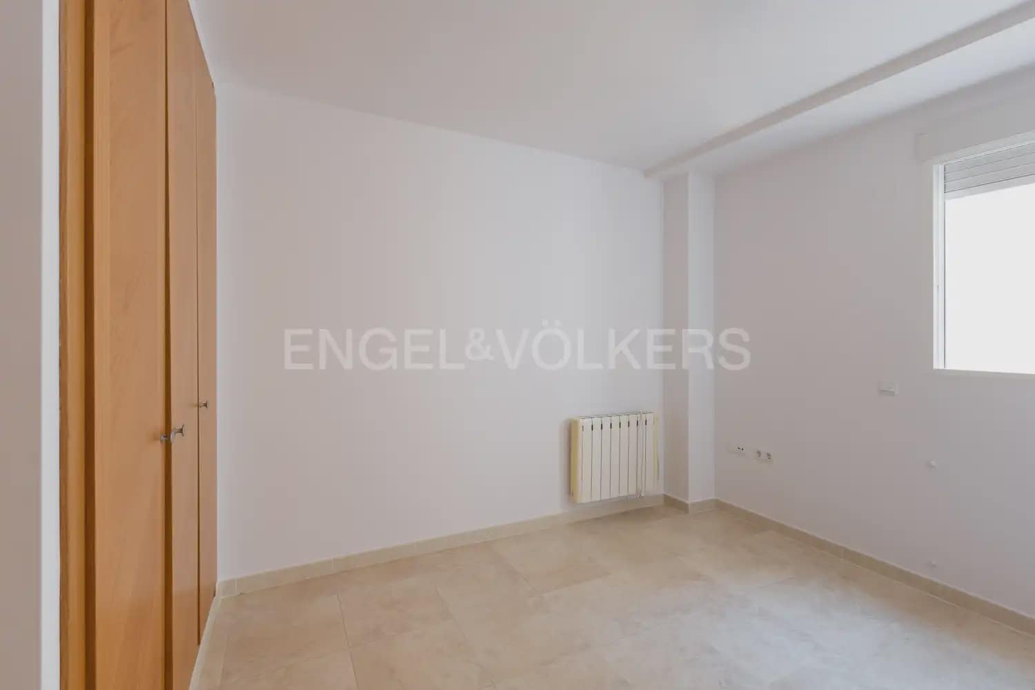 Piso de 3 habitaciones en Sagunto / Sagunt en alquiler con garaje - 1.200 € (Ref: 9937054)