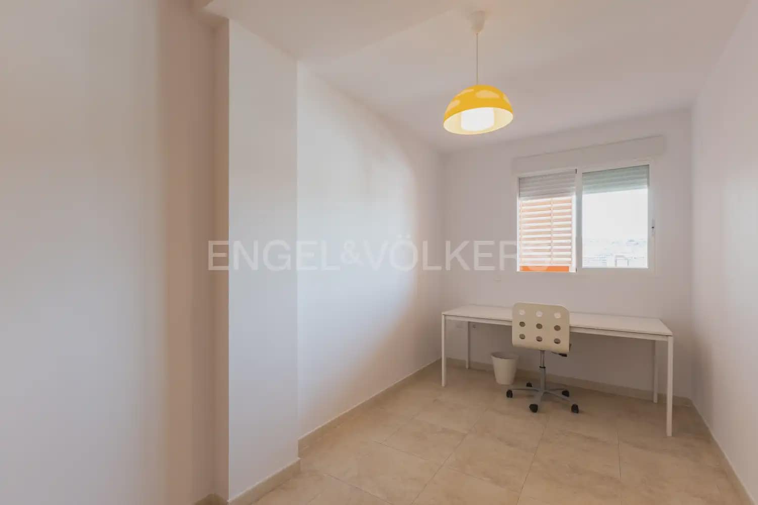 Piso de 3 habitaciones en Sagunto / Sagunt en alquiler con garaje - 1.200 € (Ref: 9937054)