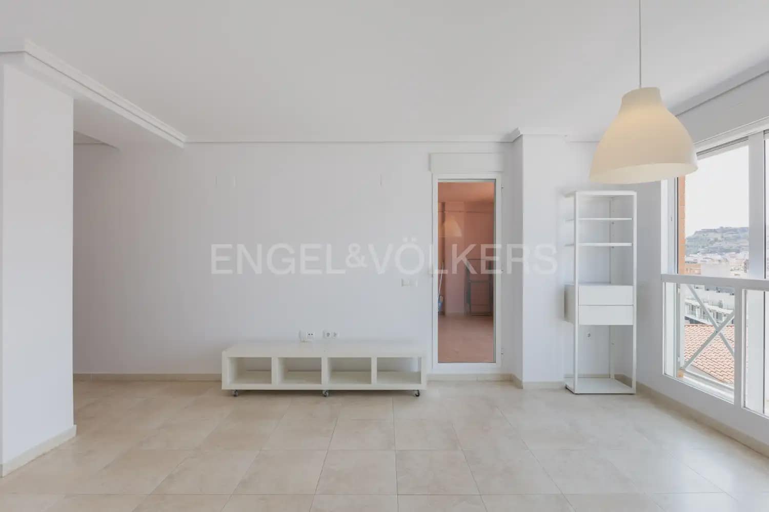 Piso de 3 habitaciones en Sagunto / Sagunt en alquiler con garaje - 1.200 € (Ref: 9937054)