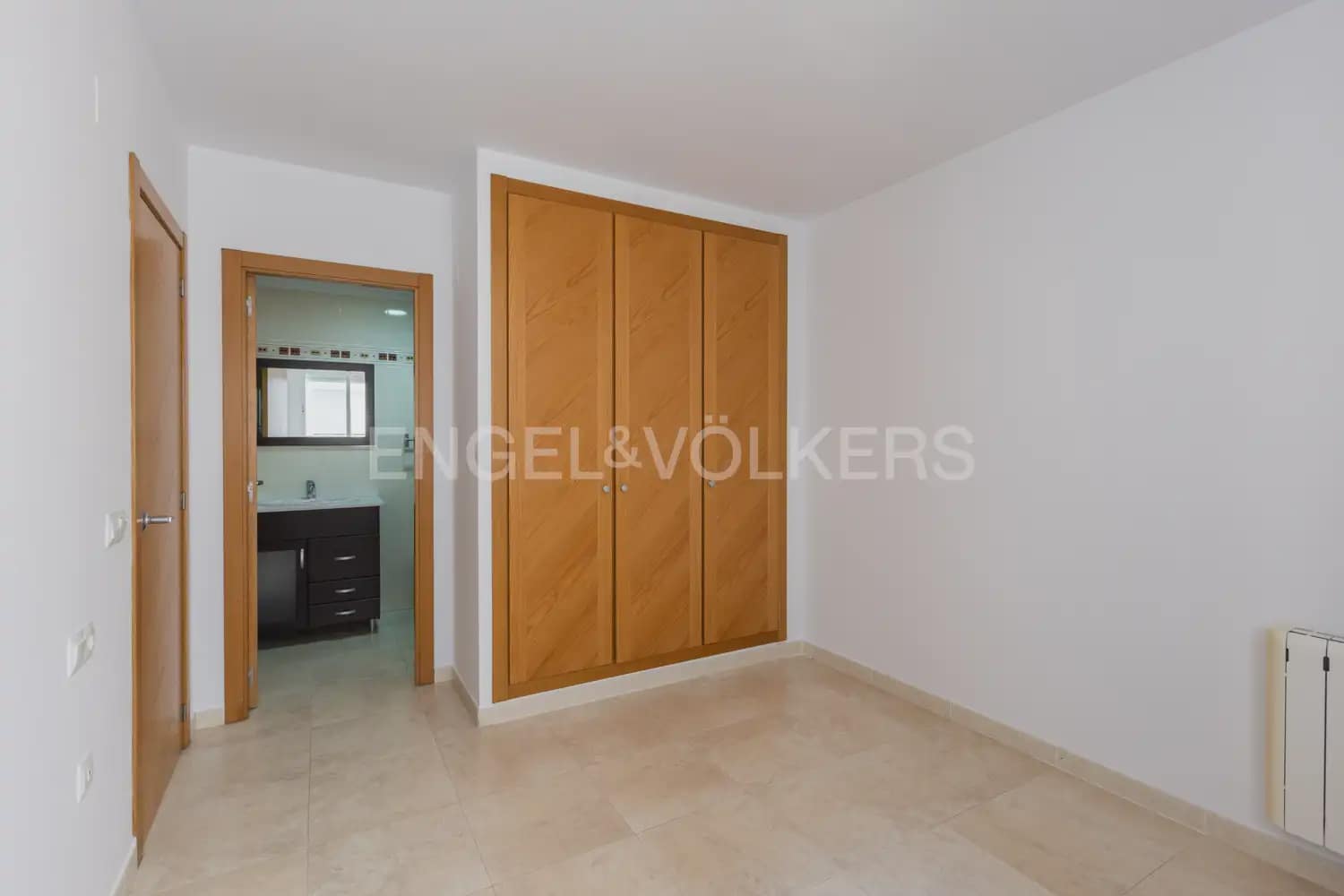 Piso de 3 habitaciones en Sagunto / Sagunt en alquiler con garaje - 1.200 € (Ref: 9937054)