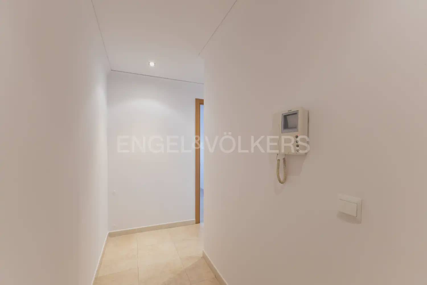 Piso de 3 habitaciones en Sagunto / Sagunt en alquiler con garaje - 1.200 € (Ref: 9937054)
