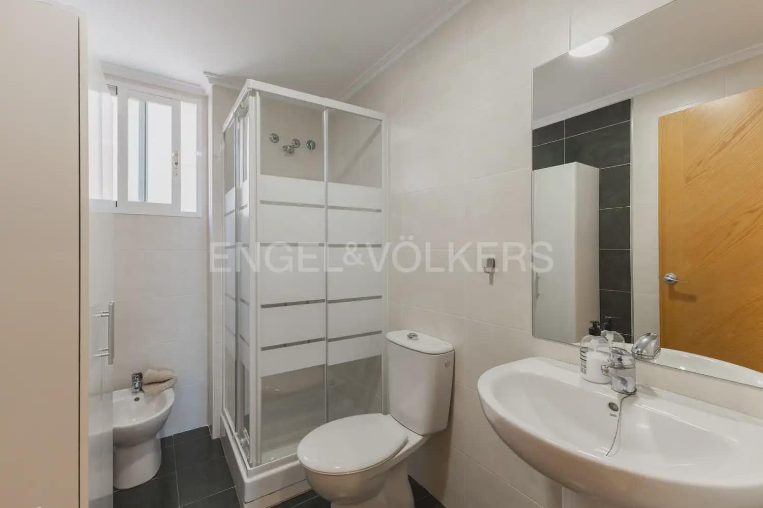 Piso de 3 habitaciones en Sagunto / Sagunt en alquiler con garaje - 1.200 € (Ref: 9937054)