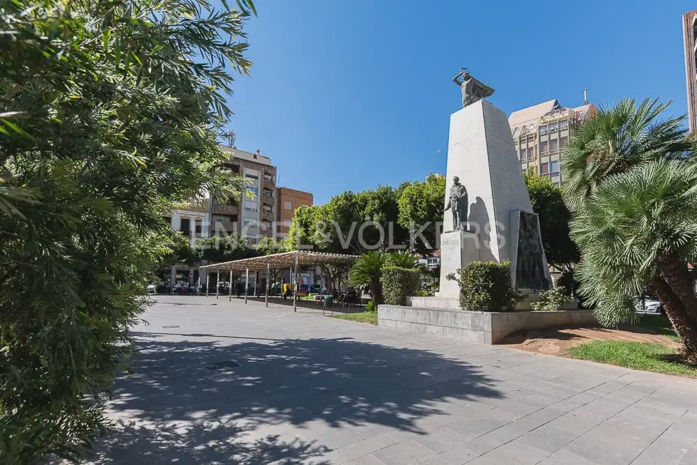 Piso de 3 habitaciones en Sagunto / Sagunt en alquiler con garaje - 1.200 € (Ref: 9937054)