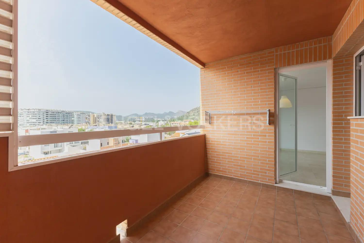 Piso de 3 habitaciones en Sagunto / Sagunt en alquiler con garaje - 1.200 € (Ref: 9937054)
